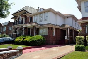 house in queens