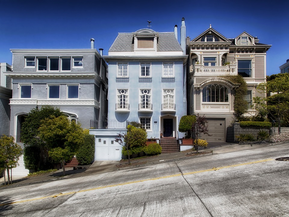 houses in a neighborhood